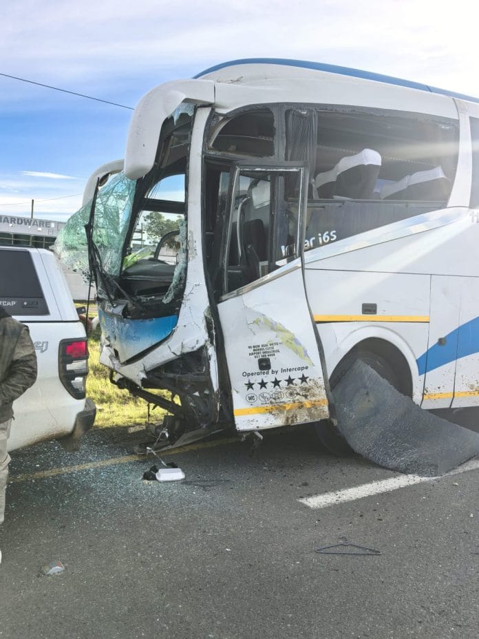 N2 Bus Crash Claims Five Lives in Devastating Eastern Cape N2 Bus Crash Claims Five Lives in Devastating Eastern Cape